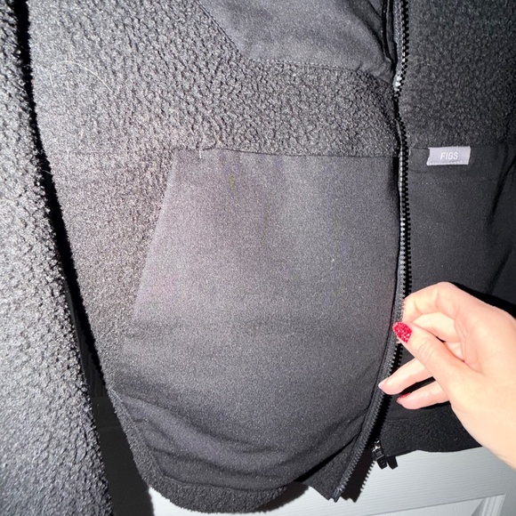 Women's Figs On-Shift Sherpa Jacket in Black - Picture 6 of 16